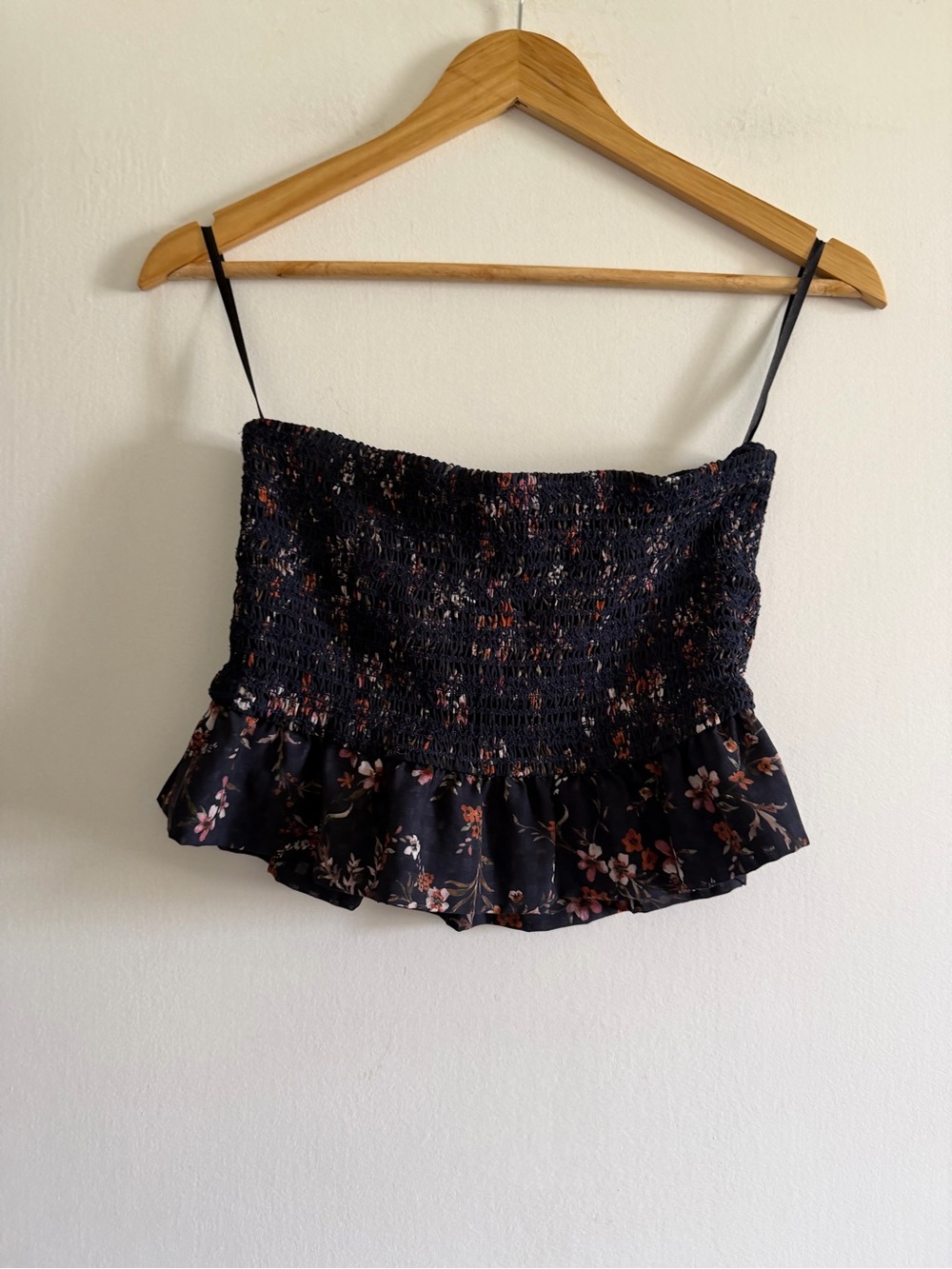 Tularosa Revolve Navy Floral Bobby Bandeau Smocked Ruffle Top size Large EUC - Picture 5 of 7